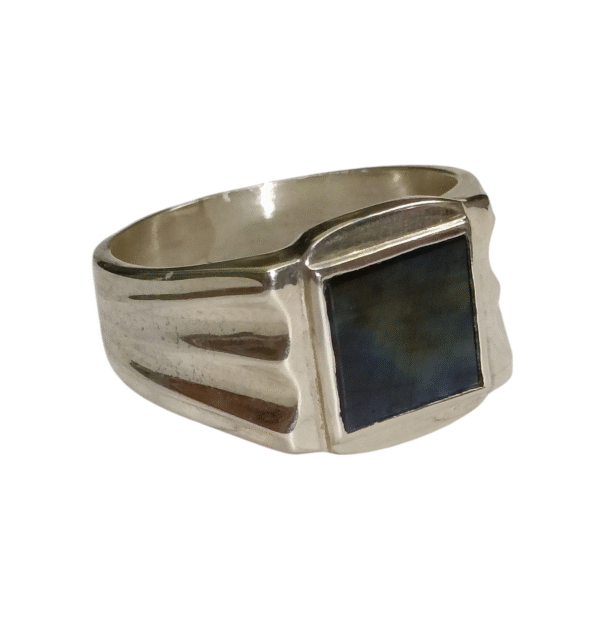 Miesten hopeinen kantasormus spektroliittikivellä - Image 3