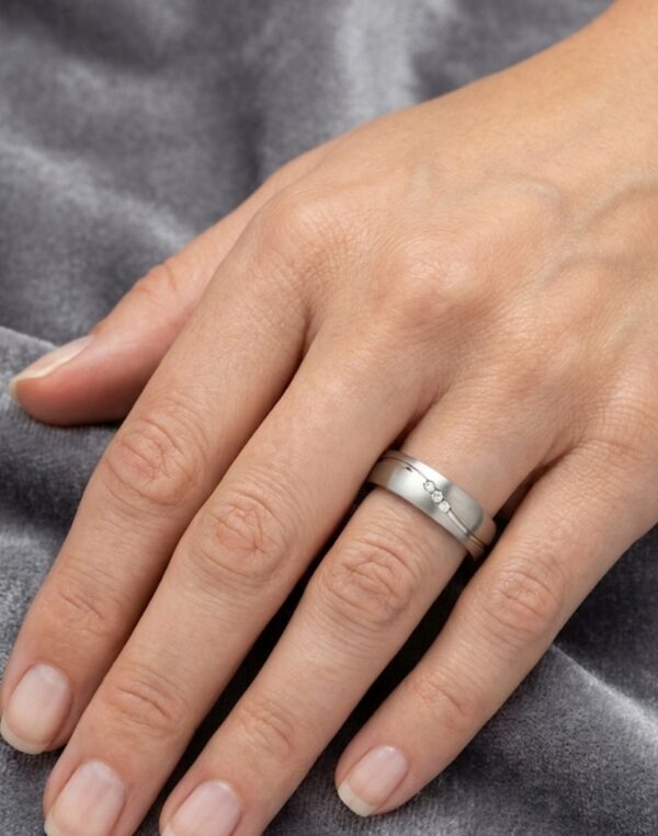 Titaanisormus timanteilla Ruesch White Style Titan Gold Starlight – 585 ruusukulta, 5 mm koko 19,5 - Image 2