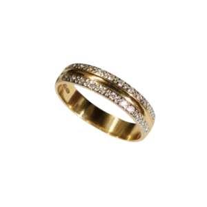 14K keltakultainen timanttisormus, jossa timanttikoristeiset rodinoidut reunat.