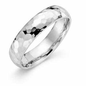 taottu titaanisormus 6mm Schalins taottu titaaninen kihlasormus