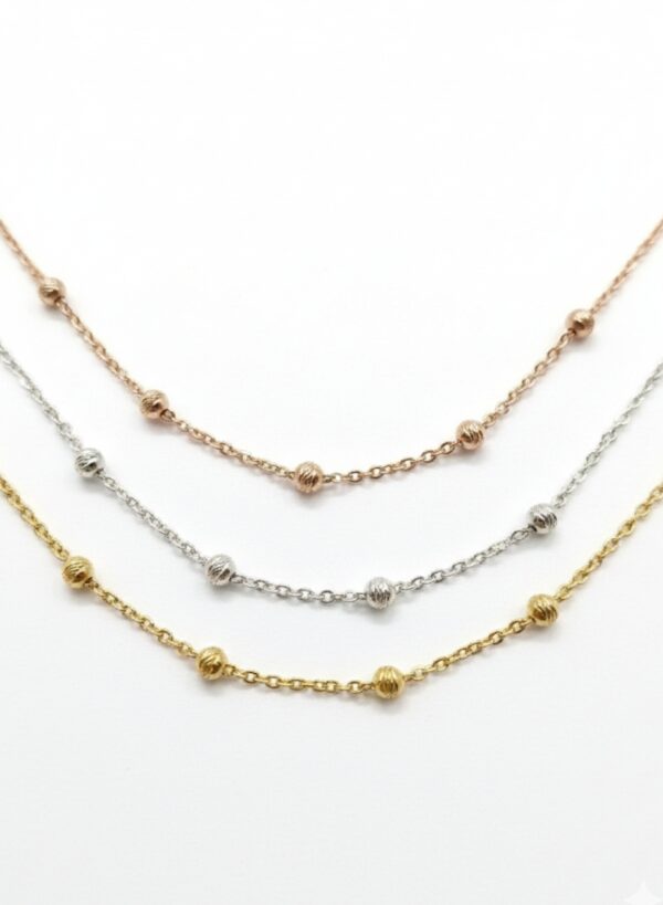 Kullattu hopeinen kerrostettu kaulaketju kolmessa sävyssä