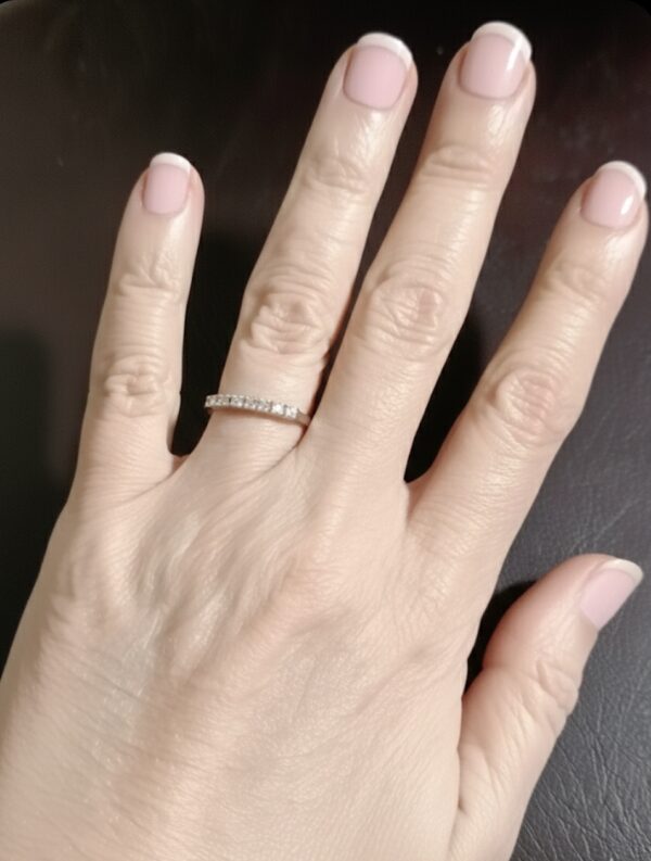 Valkokultainen Timanttisormus 14k – 7 timanttia, yhteensä 0,18 ct W/SI – Koko 17,6 - Image 3