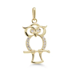 Keltakultainen avoin pöllöriipus, koristeltu kirkkailla zirkoneilla.