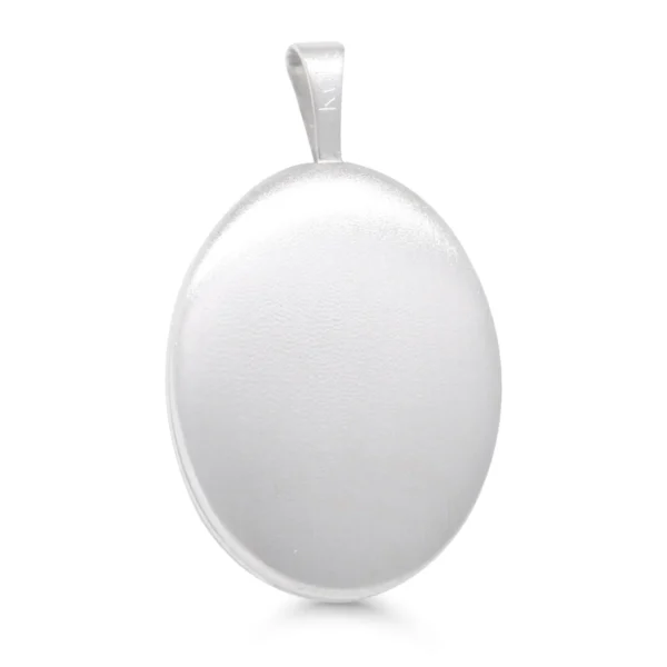 Hopeinen medaljonki, jossa kukka- ja köynnöskaiverrus ja paikat kahdelle valokuvalle