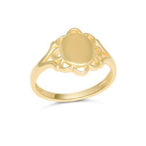 Keltakultainen kastesormus ovaalilla koristeellisella laatalla