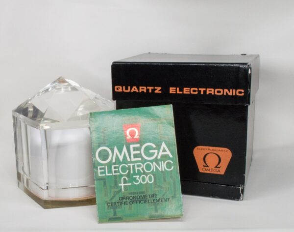 Vintage Omega Electronic Box ja sertifikaatti 1960-luku