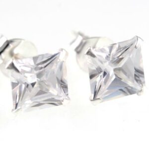 Korvakorut Hopeaa CZ 8x8mm Kevyt Kivi: cubic zirconia